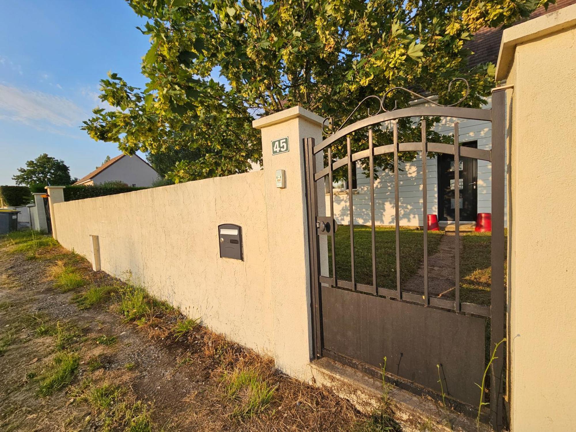 Comme A La Maison Monnaie Luaran gambar